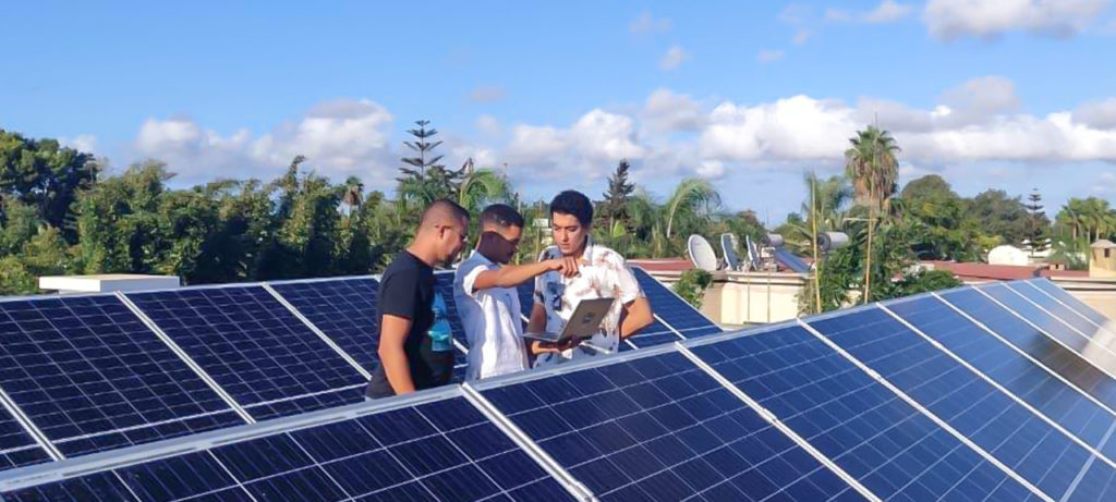 Vente, Installation et Entretien de Panneaux Solaires au Maroc